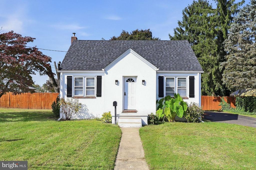 319 PINE ST, WILLIAMSTOWN, NJ 08094 — exterior