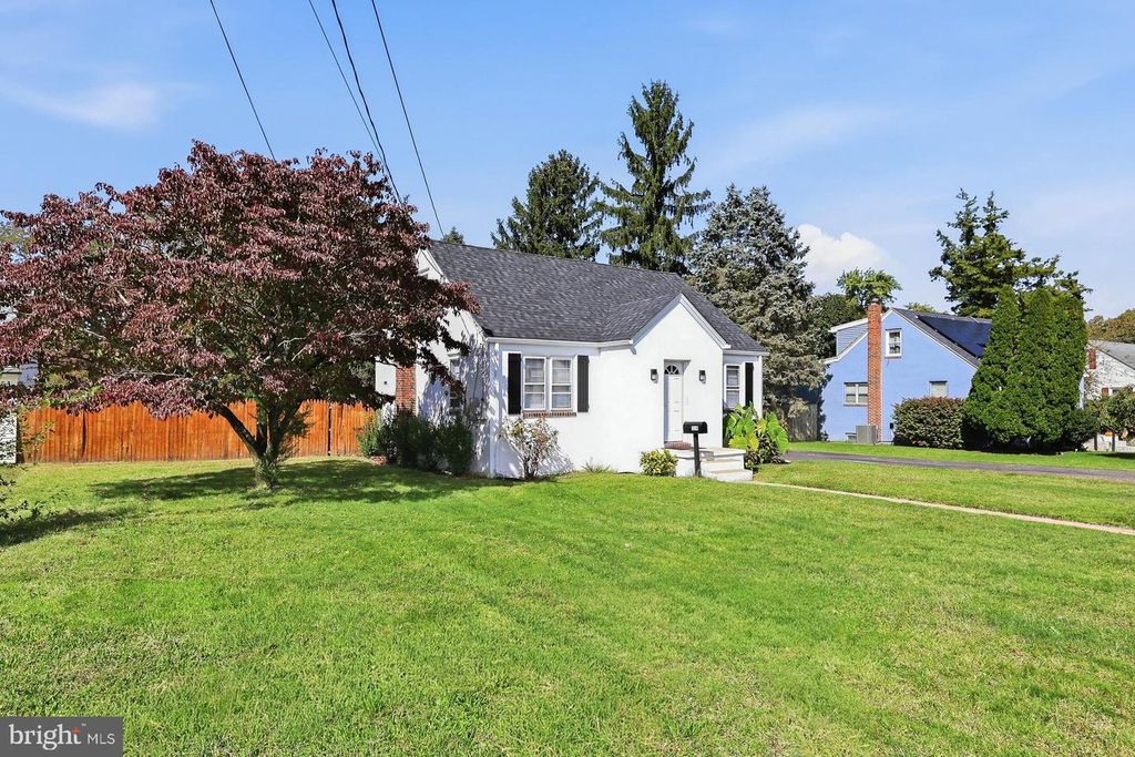319 PINE ST, WILLIAMSTOWN, NJ 08094 — photo 2