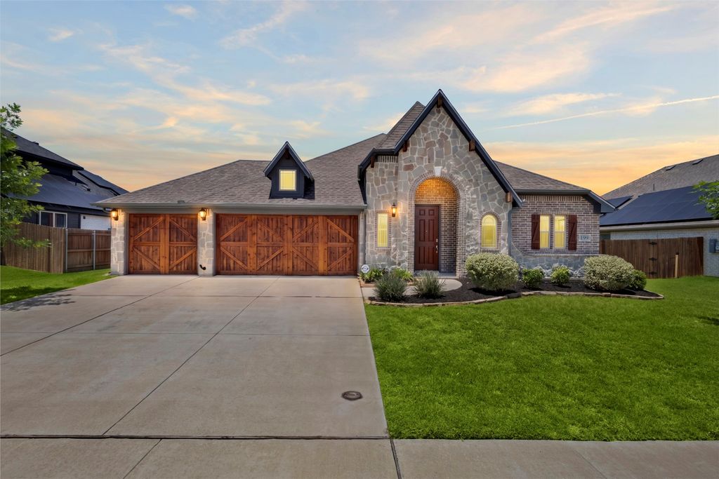 199 Mockingbird Drive, Waxahachie, TX 75165