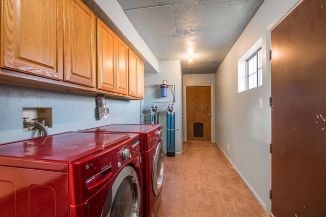 35 Jerome Road, Los Lunas, NM 87031