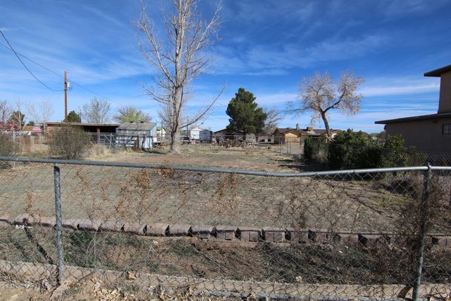 35 Jerome Road, Los Lunas, NM 87031