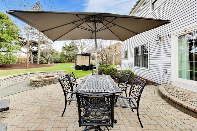 860 S Carriageway Lane, Palatine, IL 60067