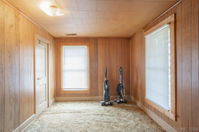 6501 N Quaker Avenue, Tulsa, OK 74126