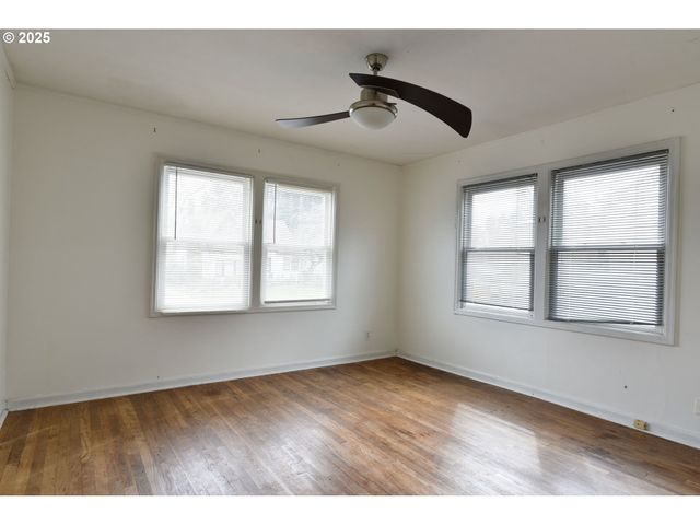 4405 Ne CESAR E CHAVEZ Blvd, Portland, OR 97211