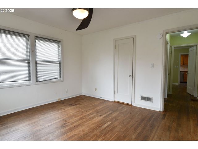 4405 Ne CESAR E CHAVEZ Blvd, Portland, OR 97211