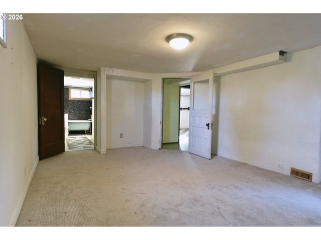 4405 Ne CESAR E CHAVEZ Blvd, Portland, OR 97211