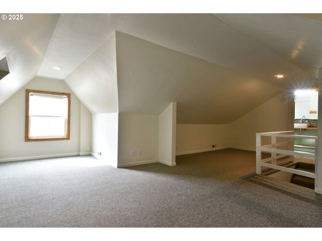 4405 Ne CESAR E CHAVEZ Blvd, Portland, OR 97211