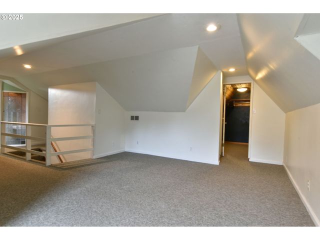 4405 Ne CESAR E CHAVEZ Blvd, Portland, OR 97211