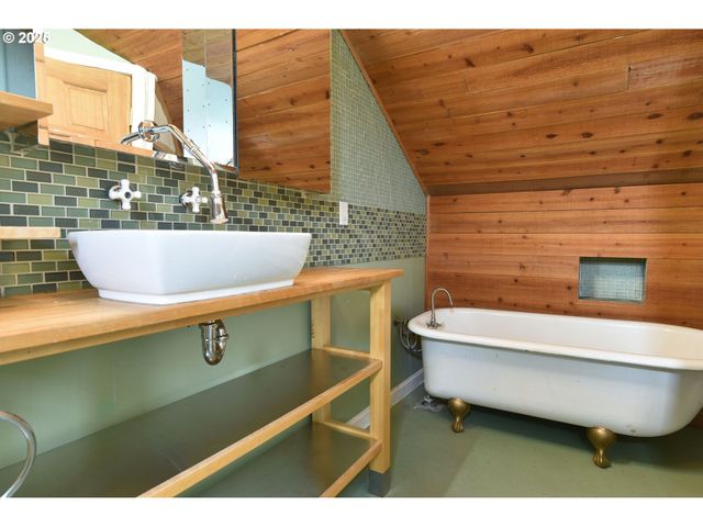 4405 Ne CESAR E CHAVEZ Blvd, Portland, OR 97211