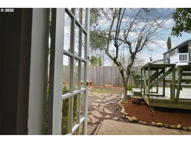 4405 Ne CESAR E CHAVEZ Blvd, Portland, OR 97211