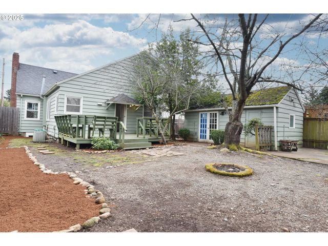 4405 Ne CESAR E CHAVEZ Blvd, Portland, OR 97211