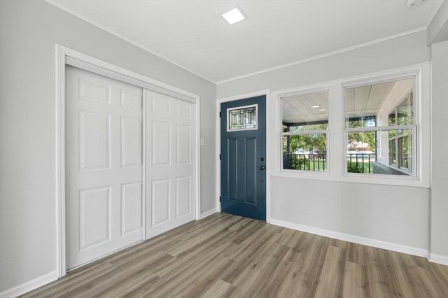 924 N Oakwood AVENUE, Oconomowoc, WI 53066