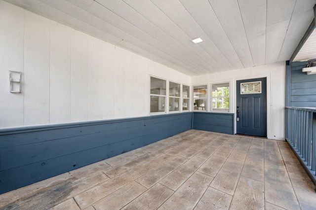 924 N Oakwood AVENUE, Oconomowoc, WI 53066