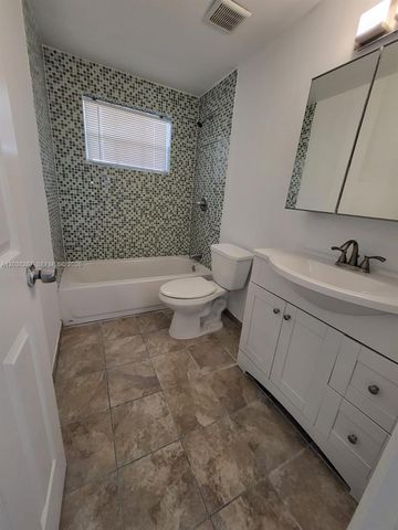 1450 NE 170th Street 305, North Miami Beach, FL 33162