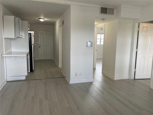 1450 NE 170th Street 305, North Miami Beach, FL 33162