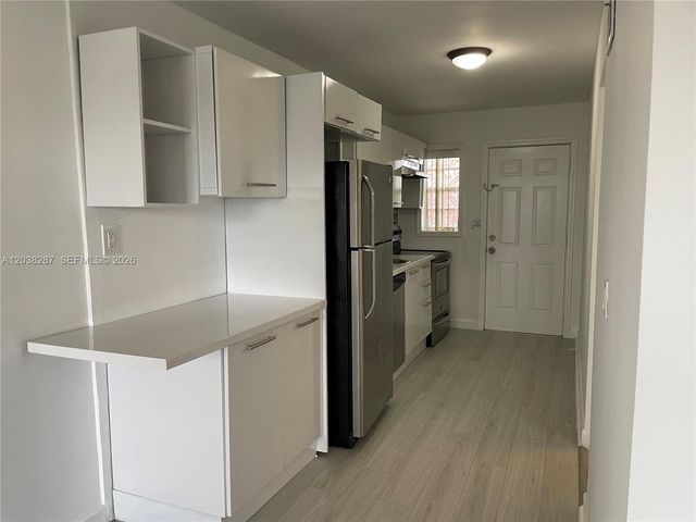 1450 NE 170th Street 305, North Miami Beach, FL 33162