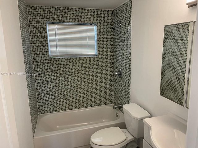 1450 NE 170th Street 305, North Miami Beach, FL 33162