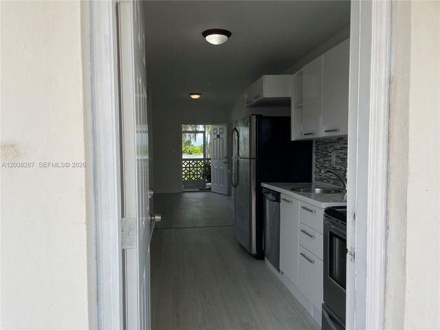 1450 NE 170th Street 305, North Miami Beach, FL 33162