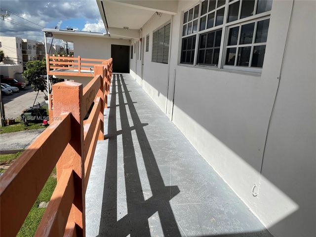 1450 NE 170th Street 305, North Miami Beach, FL 33162