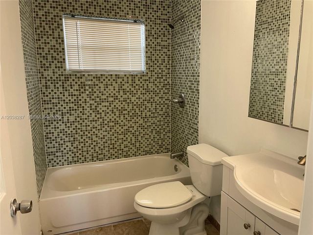 1450 NE 170th Street 305, North Miami Beach, FL 33162