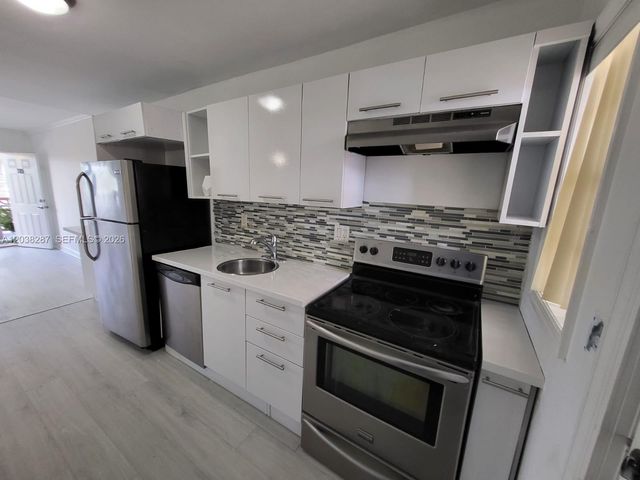 1450 NE 170th Street 305, North Miami Beach, FL 33162