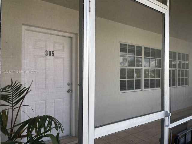 1450 NE 170th Street 305, North Miami Beach, FL 33162
