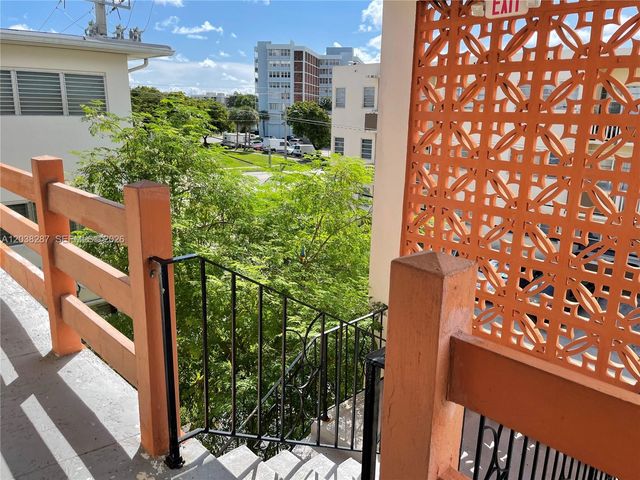1450 NE 170th Street 305, North Miami Beach, FL 33162