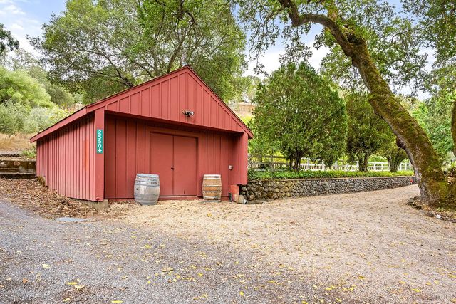 2550 Warm Springs Rd, Glen Ellen, CA 95442