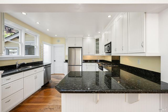 2550 Warm Springs Rd, Glen Ellen, CA 95442