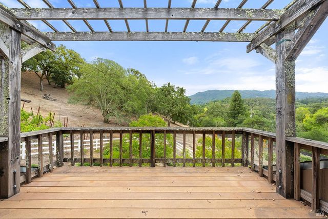 2550 Warm Springs Rd, Glen Ellen, CA 95442