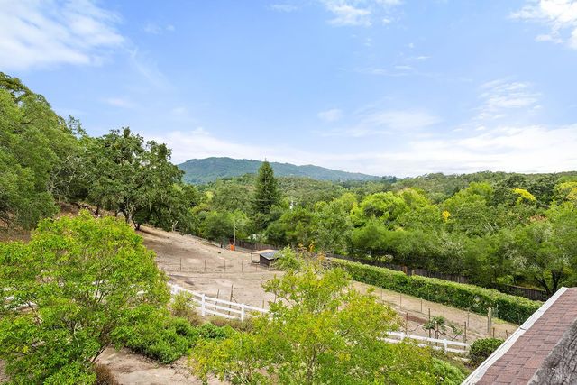 2550 Warm Springs Rd, Glen Ellen, CA 95442
