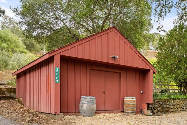 2550 Warm Springs Rd, Glen Ellen, CA 95442