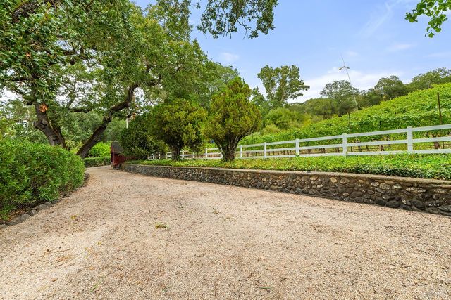 2550 Warm Springs Rd, Glen Ellen, CA 95442