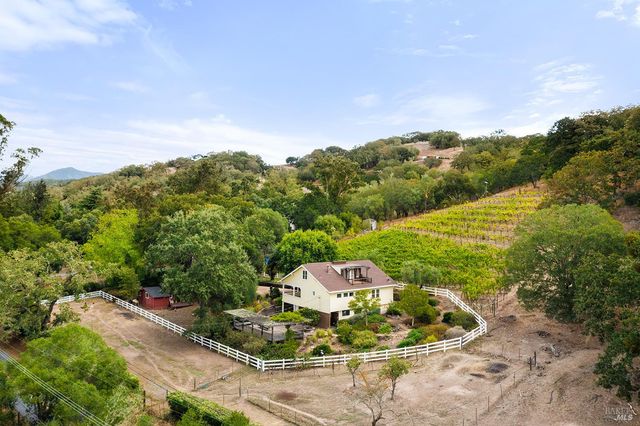 2550 Warm Springs Rd, Glen Ellen, CA 95442