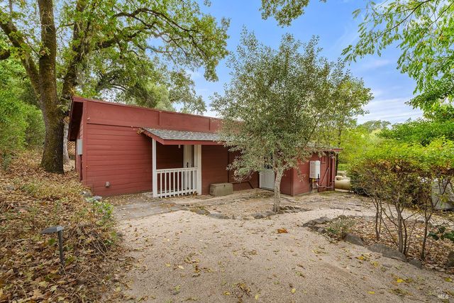 2550 Warm Springs Rd, Glen Ellen, CA 95442