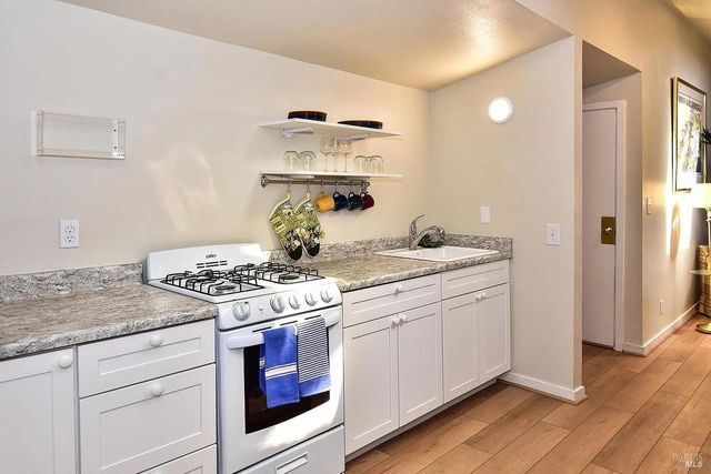 2550 Warm Springs Rd, Glen Ellen, CA 95442