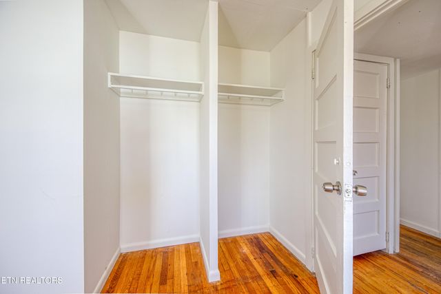 111 W Newkirk Lane, Oak Ridge, TN 37830