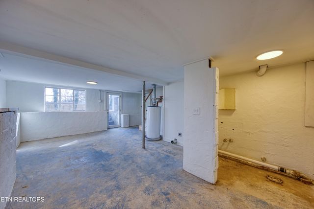 111 W Newkirk Lane, Oak Ridge, TN 37830