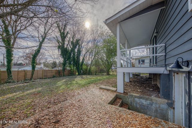 111 W Newkirk Lane, Oak Ridge, TN 37830