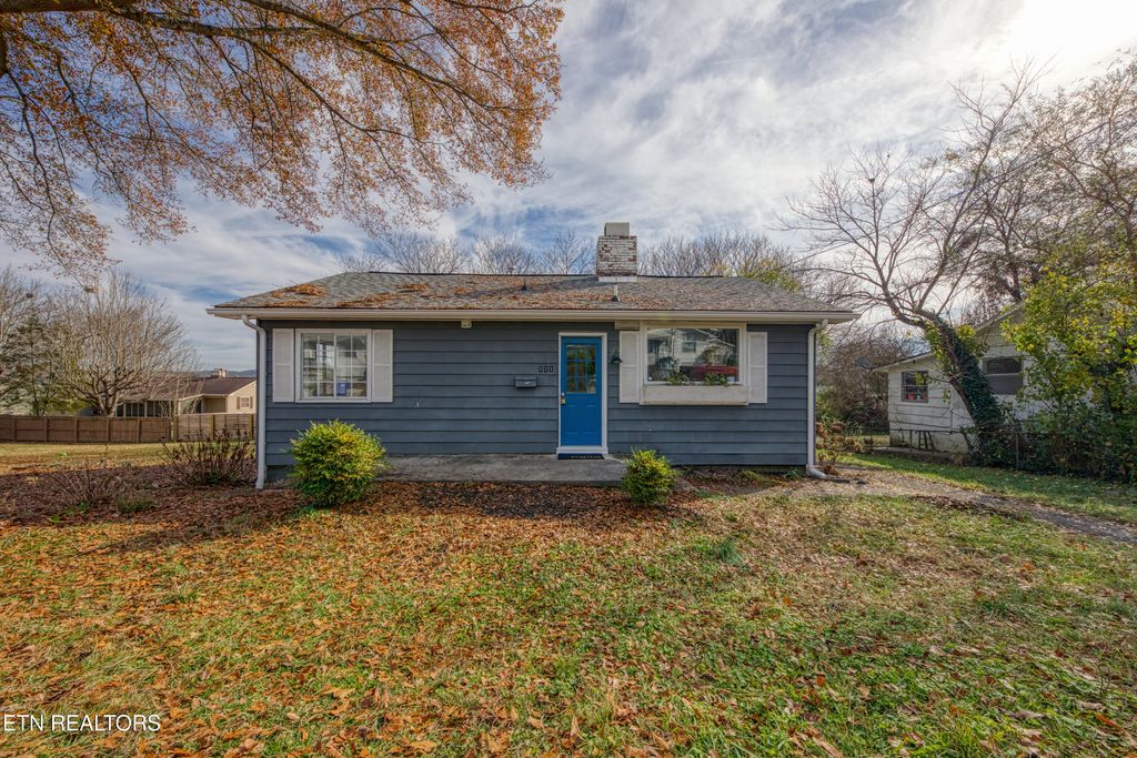 111 W Newkirk Lane, Oak Ridge, TN 37830