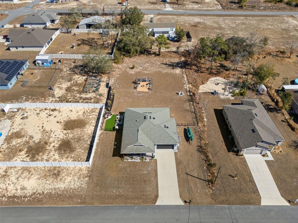 Image 3 of property listing at 11202 HORNED OWL ROAD, Weeki Wachee, FL 34614