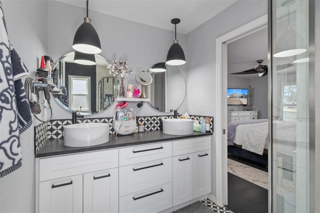 Image 32 of property listing at 11202 HORNED OWL ROAD, Weeki Wachee, FL 34614