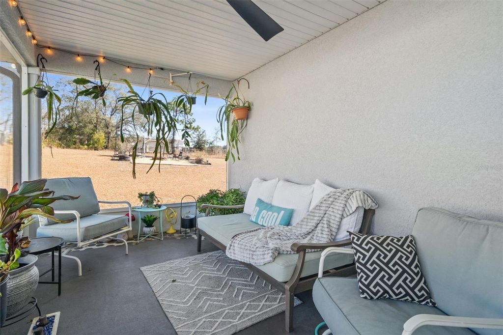 Image 40 of property listing at 11202 HORNED OWL ROAD, Weeki Wachee, FL 34614