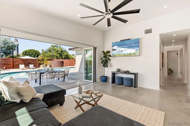 3590 Chasewood Dr., San Diego, CA 92111