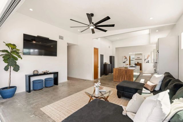 3590 Chasewood Dr., San Diego, CA 92111