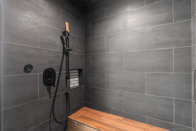 3590 Chasewood Dr., San Diego, CA 92111