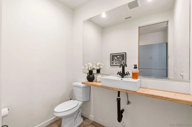 3590 Chasewood Dr., San Diego, CA 92111