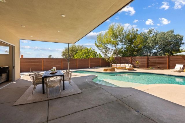 3590 Chasewood Dr., San Diego, CA 92111