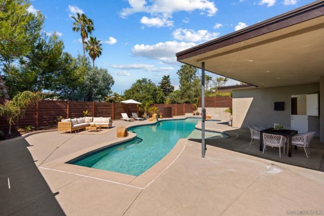 3590 Chasewood Dr., San Diego, CA 92111