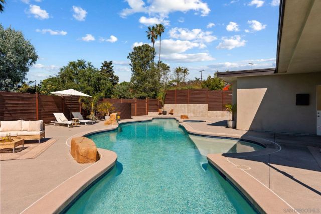 3590 Chasewood Dr., San Diego, CA 92111